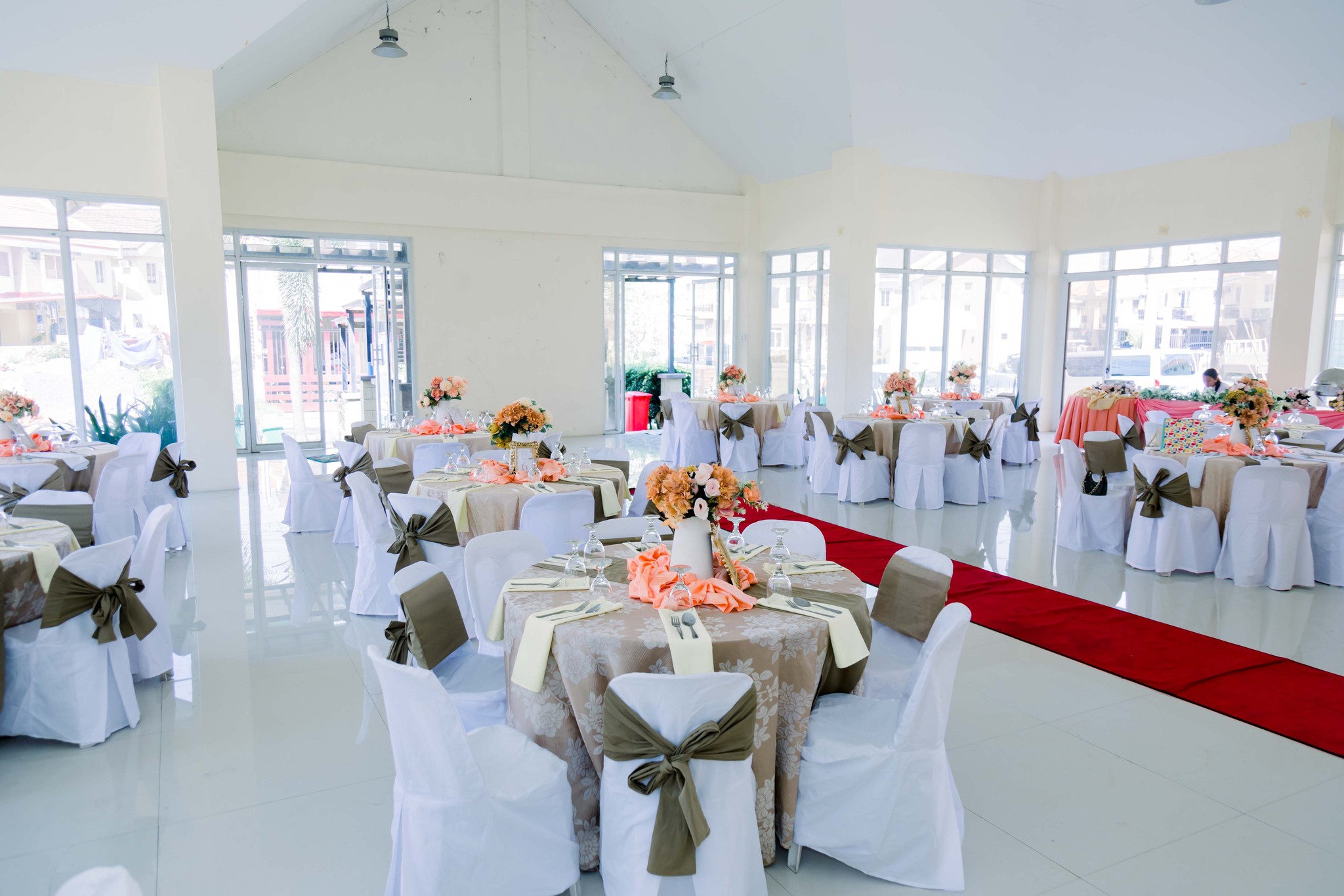 Corporate event tables